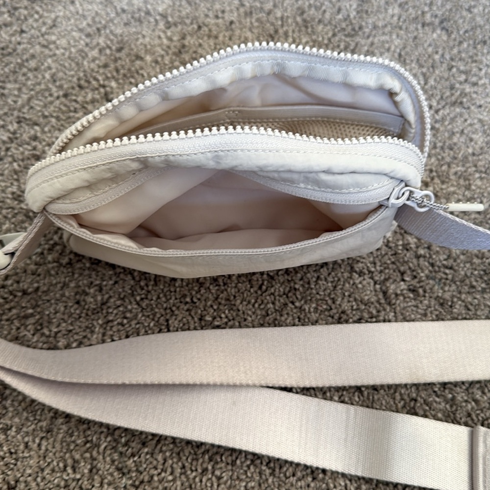 lululemon belt bag - Picture 6 of 6